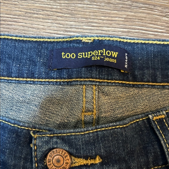 Levi’s Women’s Too Superlow 524 Jeans - Picture 5 of 9